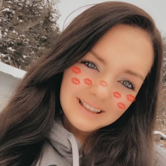 Profile Picture of Kenzie Szablewski (@kenzoerose214) on Poshmark