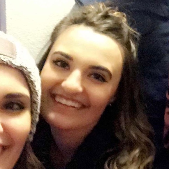 Profile Picture of Kayla Harshman (@kaylajharshman) on Poshmark