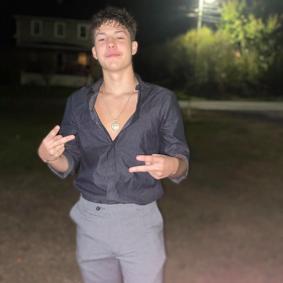 Profile Picture of Andrew Grady (@andrew_grady) on Poshmark