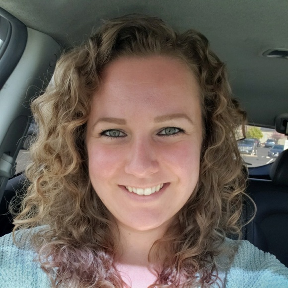 Profile Picture of Carol-ann Zurcher (@zurcherc) on Poshmark