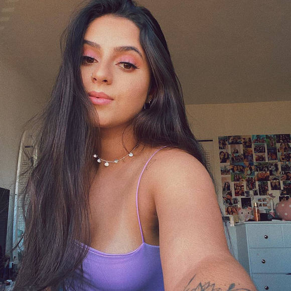 Profile Picture of Mayra Cotta (@mayracotta829) on Poshmark