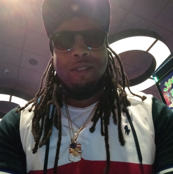 Profile Picture of Myron Perry (@myron_perry) on Poshmark