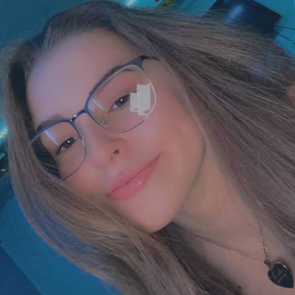 Profile Picture of Kimberly Knopp (@kimberlyknopp) on Poshmark