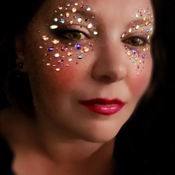 Profile Picture of Christen Hailey (@thechristen) on Poshmark