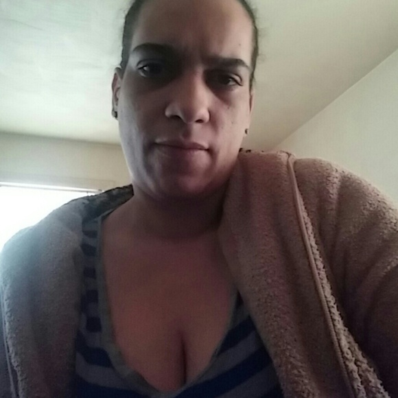 Profile Picture of Kelly Guest (@kguest35) on Poshmark