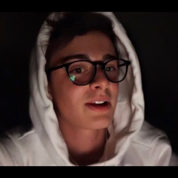 Profile Picture of Seisha Whitford (@seishawhitford) on Poshmark