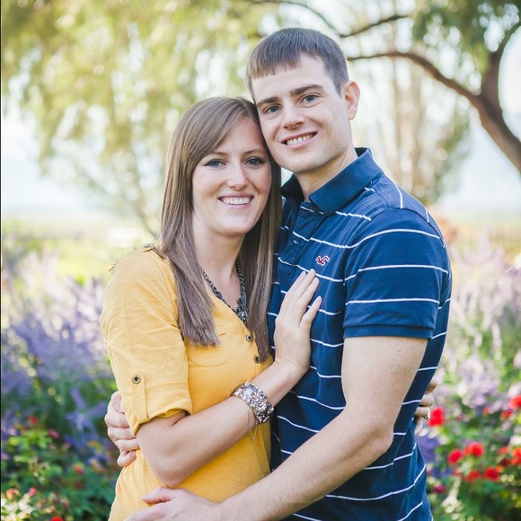 Profile Picture of Shaylee Olson (@shayleedawn73) on Poshmark