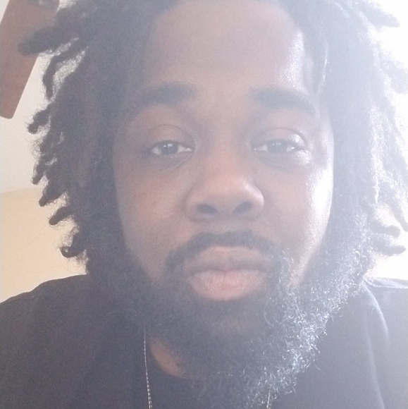 Profile Picture of Darren Maxwell (@darren802002) on Poshmark