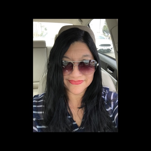 Profile Picture of Delma Lamando (@dlamando) on Poshmark