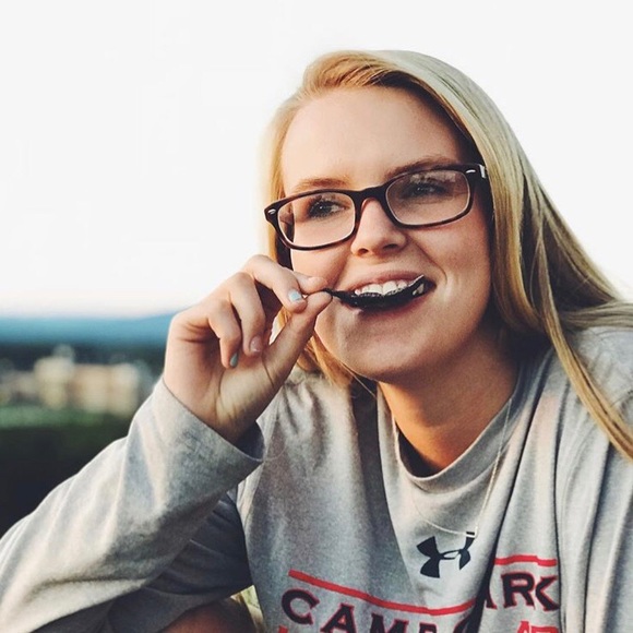 Profile Picture of Dani Harris (@dharris183) on Poshmark