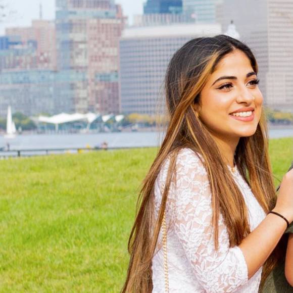 Profile Picture of Ayesha Sheikh (@sheikhaye) on Poshmark