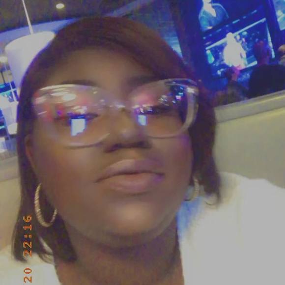 Profile Picture of Jakia Williams (@jaakiaa) on Poshmark