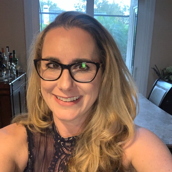 Profile Picture of Pam Wachowicz (@uscpam) on Poshmark