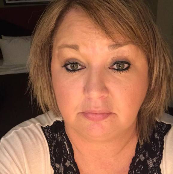 Profile Picture of Tammy Longest (@tammylongest) on Poshmark