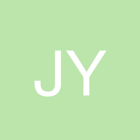 Profile Picture of Jodi Yates (@jodiyates) on Poshmark