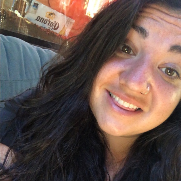 Profile Picture of Eileen Clark (@eileenclark2214) on Poshmark