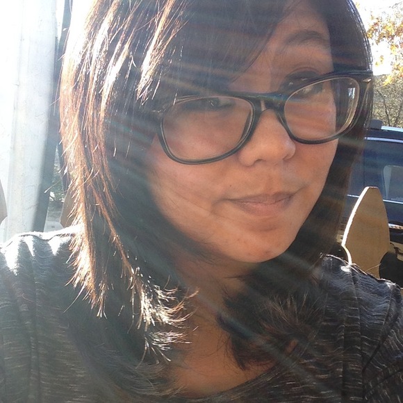 Profile Picture of Jessica Mangune (@jessicaaamang) on Poshmark