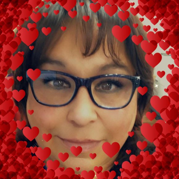 Profile Picture of Minnie Constancio (@mnvc66) on Poshmark