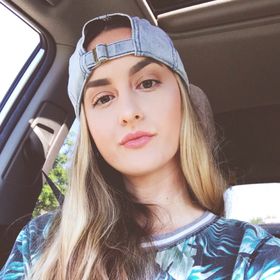 Profile Picture of Carli Steeley (@icarli) on Pinterest