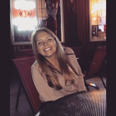 Profile Picture of Elaine (@ElaineMeyers) on Twitter