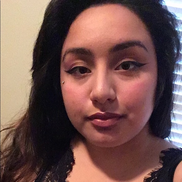 Profile Picture of Sandra Duron (@sandra_duron) on Poshmark