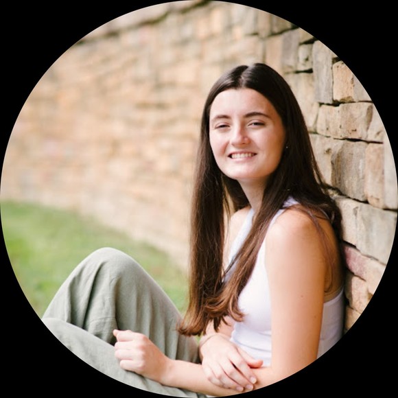 Profile Picture of Katherine Perriello (@keperriello) on Poshmark
