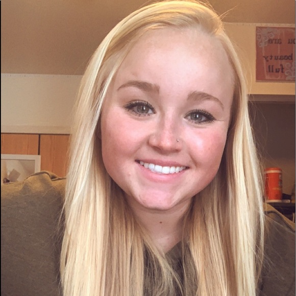 Profile Picture of Kileah Rymal (@sissyrymal) on Poshmark