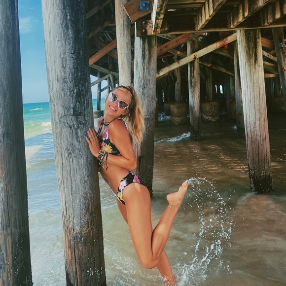 Profile Picture of Chloe Lambrecht (@chloelambrec880) on Poshmark