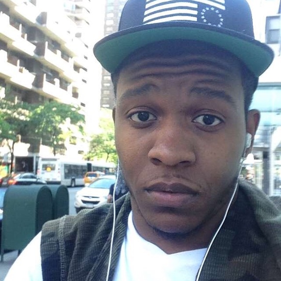 Profile Picture of Justin Mickens (@jmick92) on Poshmark