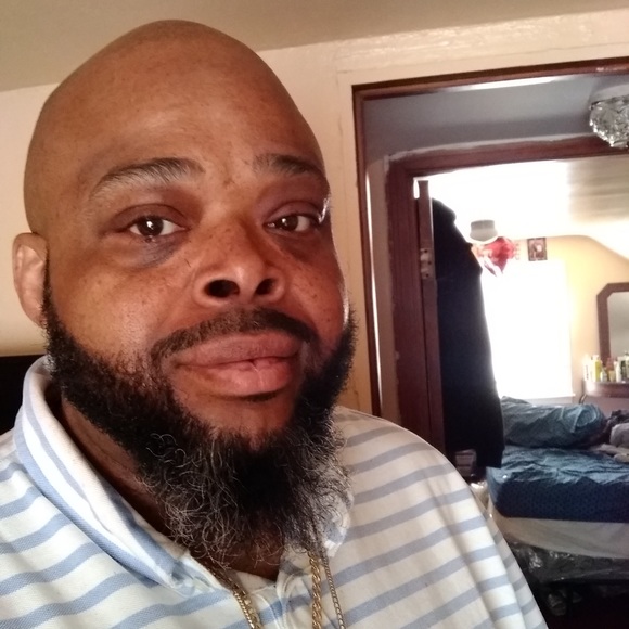 Profile Picture of William Vanoy (@williamvanoy) on Poshmark