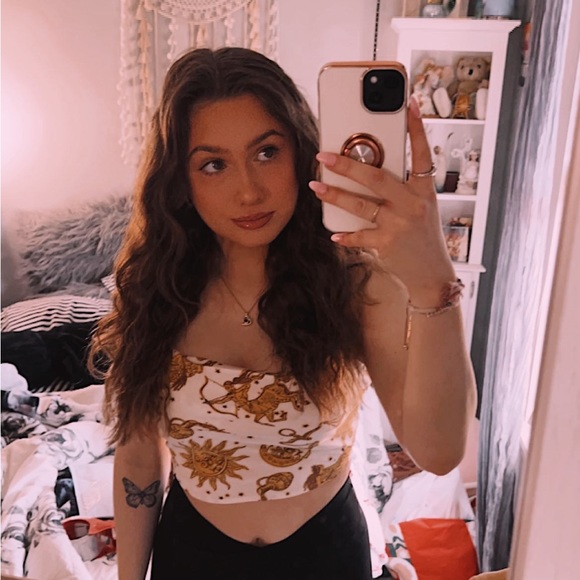 Profile Picture of Ashley Dote (@ashleydote) on Poshmark