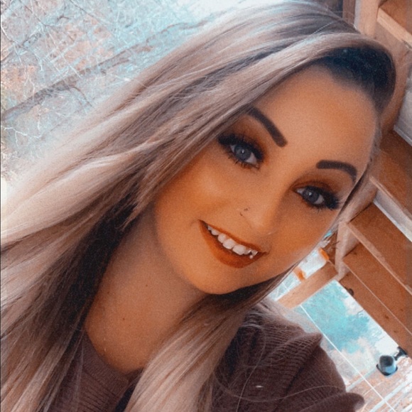 Profile Picture of Casey Coffey (@caseycoffey1229) on Poshmark