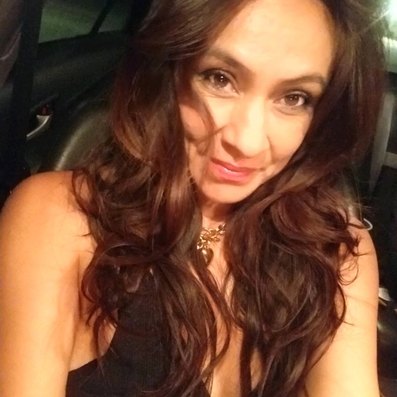Profile Picture of Virginia Harris (@virginia916) on Poshmark