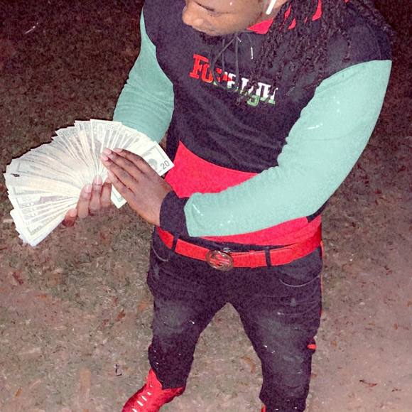 Profile Picture of Mge Fredo (@fredscott23) on Poshmark