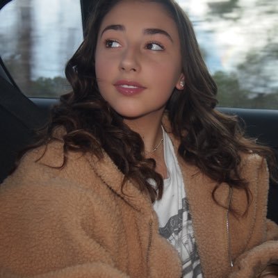 Profile Picture of Chelsea Bahr (@chelseabahr_) on Twitter