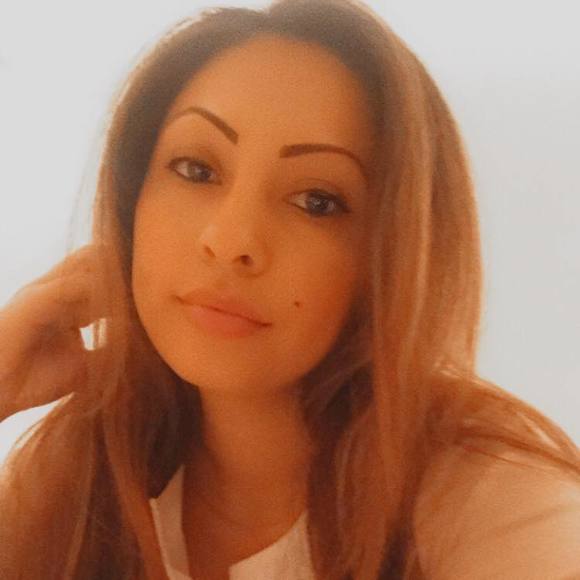 Profile Picture of Alexandra Droguett (@alexa2709) on Poshmark