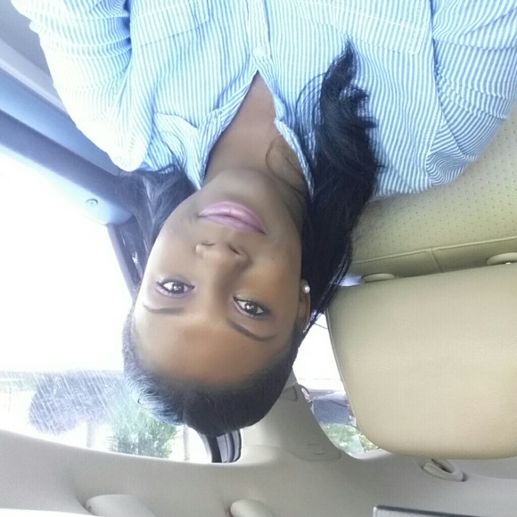 Profile Picture of Kenya Bland (@kenyajbland) on Poshmark