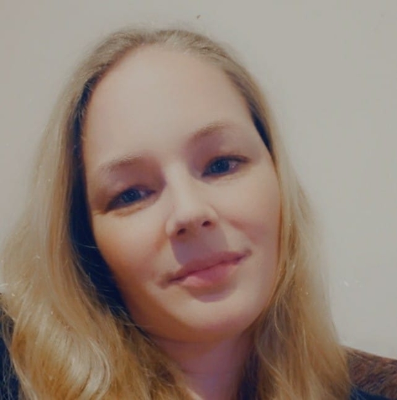 Profile Picture of Erica Heighton (@ericaheighton) on Poshmark