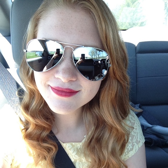 Profile Picture of Alexandra Messer (@alexandra_nm) on Poshmark