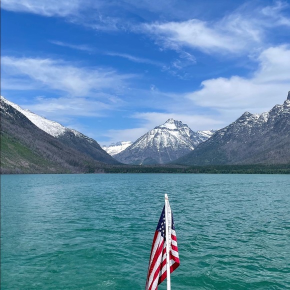 Profile Picture of Sarah Avgeris (@duckgrl79) on Poshmark