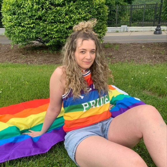 Profile Picture of Kyra Chartan (@kyrachartan) on Poshmark