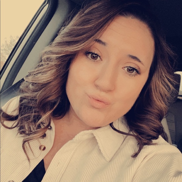 Profile Picture of Katelyn Heath (@katlynheath89) on Poshmark