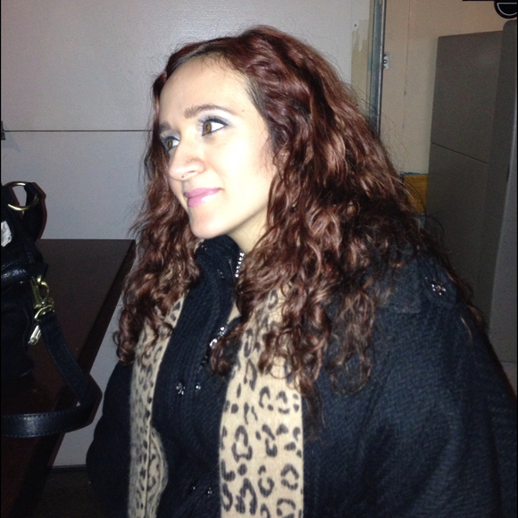 Profile Picture of Marcy Alvarez (@marcy98) on Poshmark