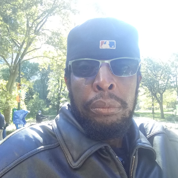 Profile Picture of Panter Hadaway (@akke14) on Poshmark