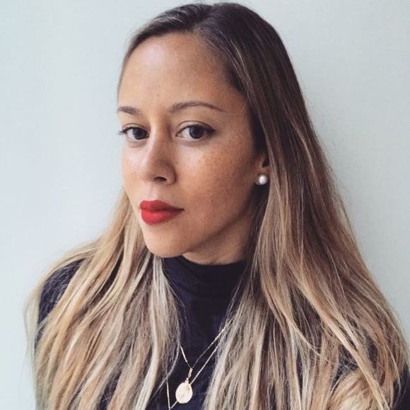 Profile Picture of Liana Pekelharing (@liana_27) on Poshmark