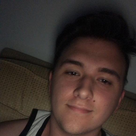 Profile Picture of Jameson Reynolds (@doomman167) on Poshmark