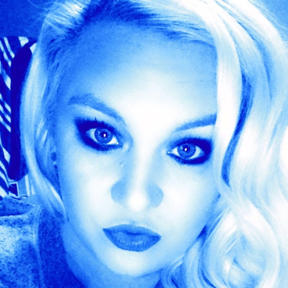 Profile Picture of Jessica Sandstrom (@jsand0917) on Poshmark