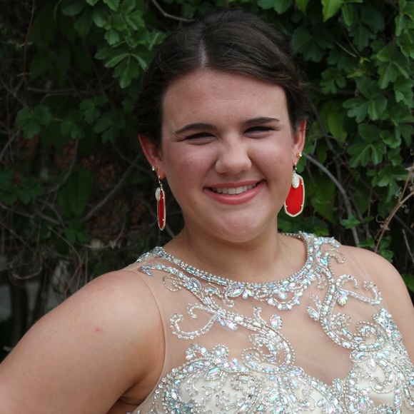 Profile Picture of Haley Winkleman (@haleywink) on Poshmark