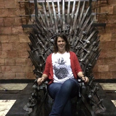 Profile Picture of Kate Thompson (@TallKateT) on Twitter