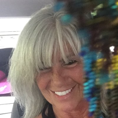 Profile Picture of Sue Braswell (@banjolablues) on Twitter